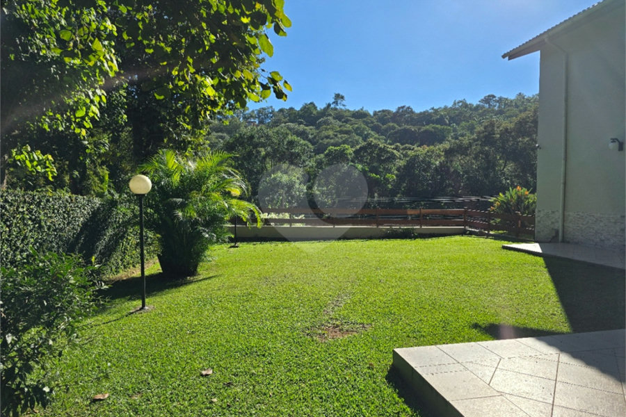Casa à venda com 4 suítes no condomínio Associação Reserva das Hortênsias, Mairiporã - SP