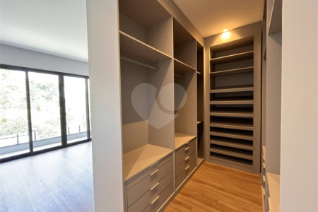Casa à venda ou para alugar com 4 quartos, sendo 3 suítes, no condomínio Alphaville Nova Esplanada 1, Votorantim - SP