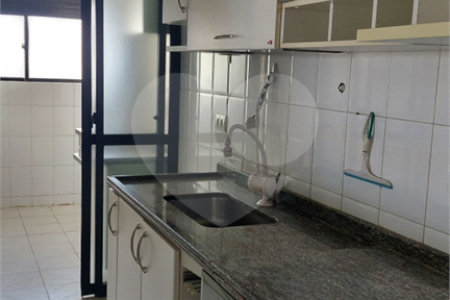 Apartamento à venda com 3 quartos, sendo 1 suíte,  em Vila Parque Jabaquara, São Paulo, SP