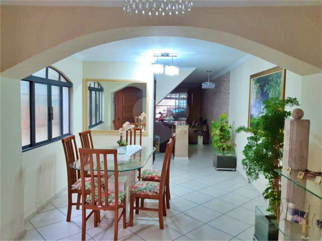 Casa à venda com 3 quartos, sendo 2 suítes,  em Santana, São Paulo, SP