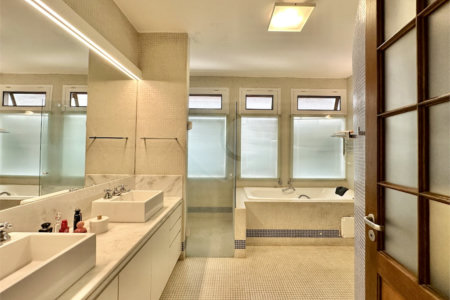 Casa à venda com 4 suítes no condomínio Parque das Artes, Embu das Artes - SP