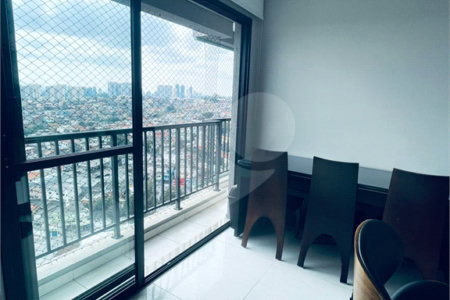 Apartamento à venda com 1 quarto em Jardim D'abril, Osasco, SP