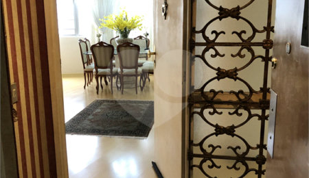 Apartamento à venda com 4 quartos, sendo 1 suíte,  em Jardim Europa, São Paulo, SP