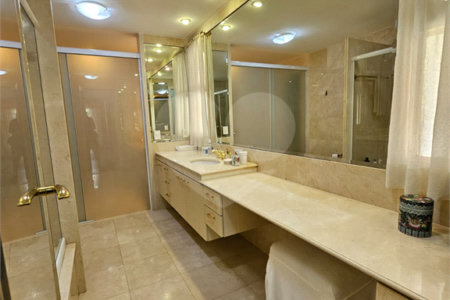 Casa à venda com 3 quartos, sendo 2 suítes,  no condomínio La Vilette, São Paulo - SP