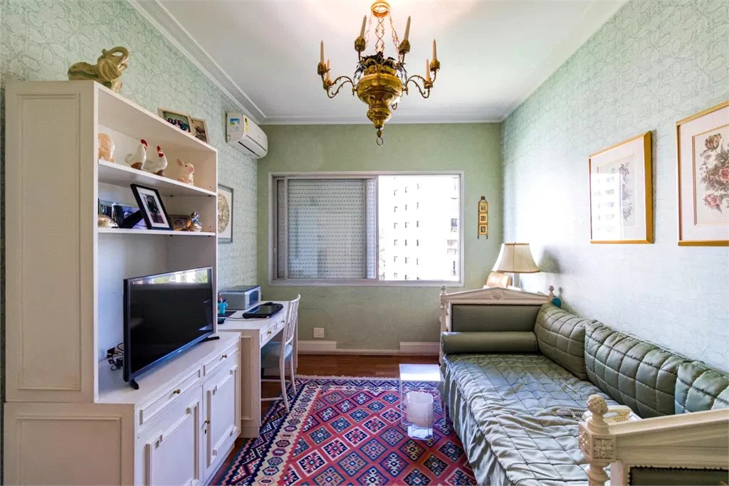 Apartamento à venda com 4 quartos, sendo 2 suítes, em Real Parque, São Paulo, SP