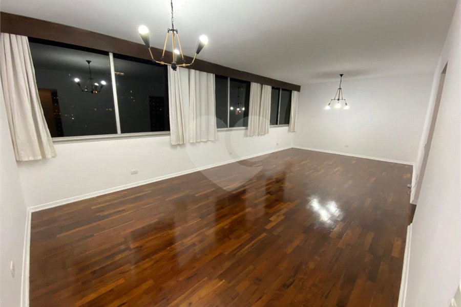 Apartamento à venda com 3 quartos, sendo 1 suíte, em Morumbi, São Paulo, SP