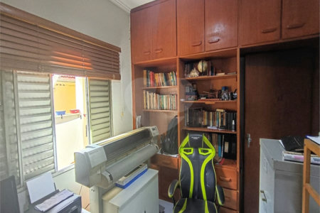 Casa Térrea à venda com 5 quartos, sendo 1 suíte, em Chora Menino, São Paulo, SP