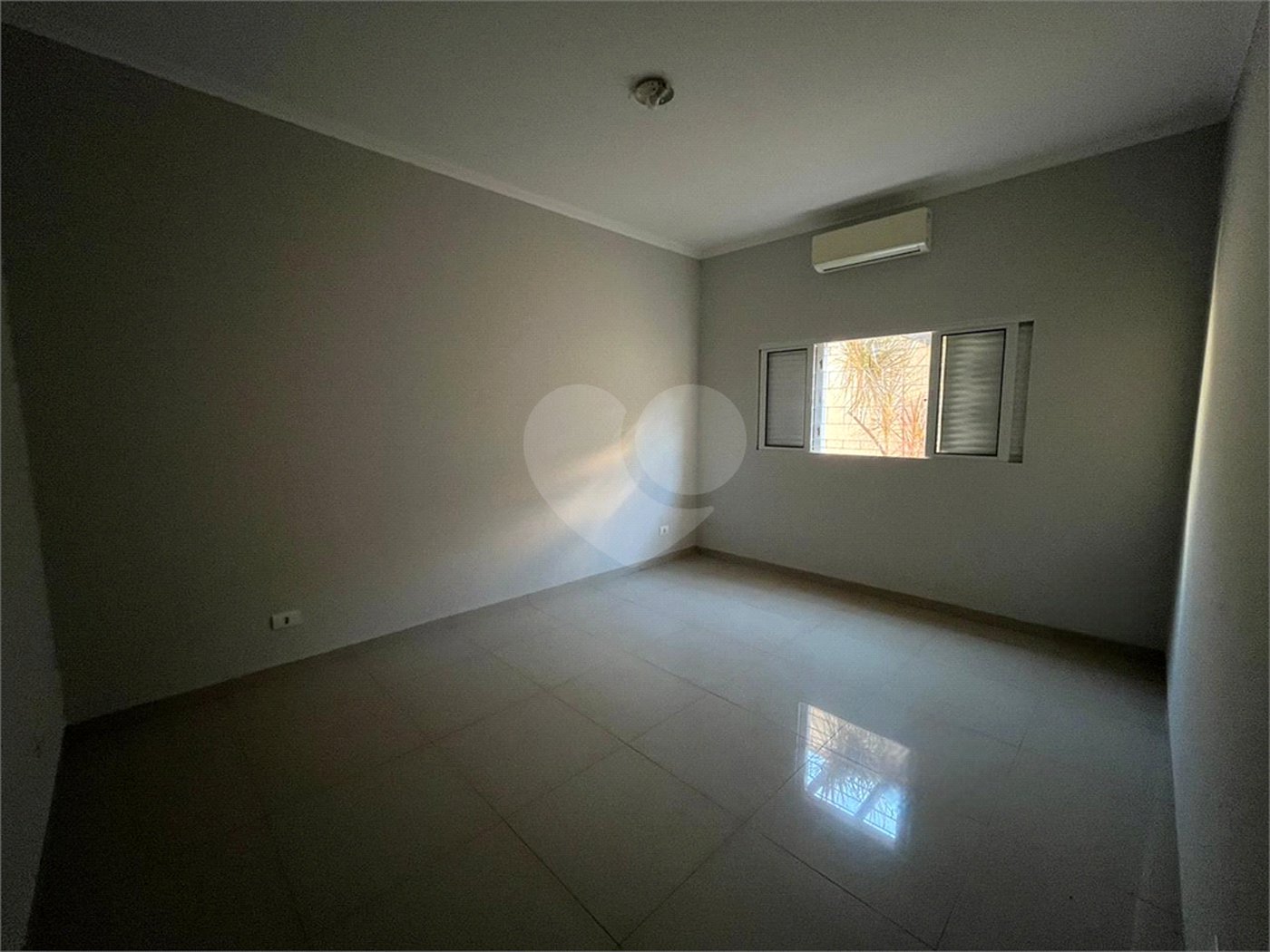 Casa à venda com 3 quartos, sendo 1 suíte, em Ipê, Três Lagoas, MS