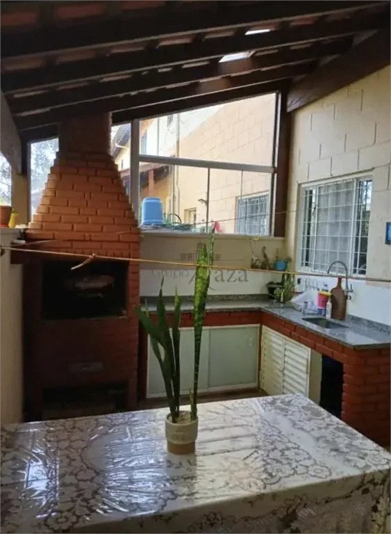 Casa de Vila à venda com 2 suítes no condomínio Parque Ipê Vermelho, Sorocaba - SP