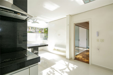 Casa à venda com 3 suítes no condomínio Villaggio Belvedere, São Paulo - SP