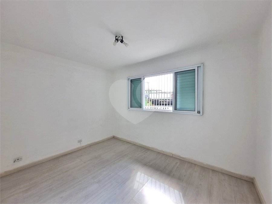 Sobrado à venda com 3 quartos, sendo 1 suíte,  em Jardim Ester Yolanda, São Paulo, SP