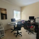 Casa Exclusiva com Pé-Direito Alto e Área Gourmet no Jardim Paraíso