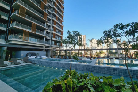Apartamento à venda ou para alugar com 3 quartos, sendo 1 suíte,  em Jardim das Acácias, São Paulo, SP