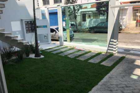 Casa à venda com 3 quartos, sendo 1 suíte, no condomínio Parque Vitória, São Paulo - SP