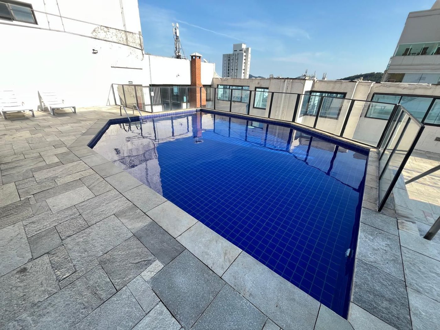 Oportunidade em Pitangueiras! Apartamento de 2 Dormitórios a Poucos Passos da Praia