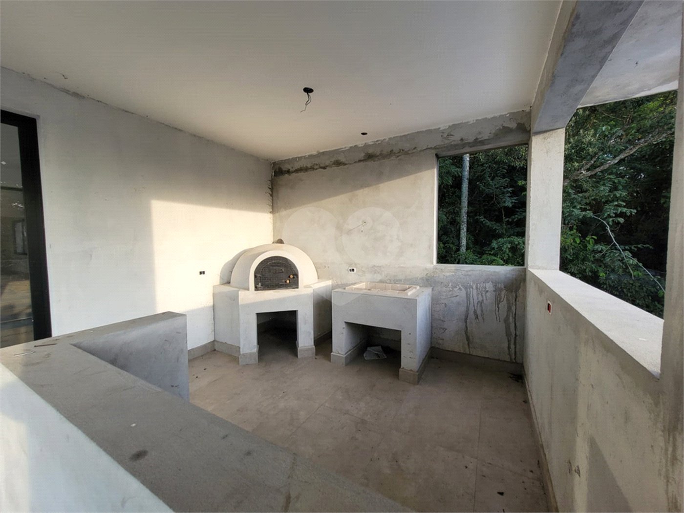 Casa à venda com 6 quartos, sendo 4 suítes, no condomínio Suíça da Cantareira, Mairiporã - SP