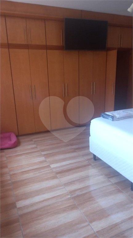 Casa à venda com 5 quartos, sendo 2 suítes, em Jardim Santa Clara, Guarulhos, SP
