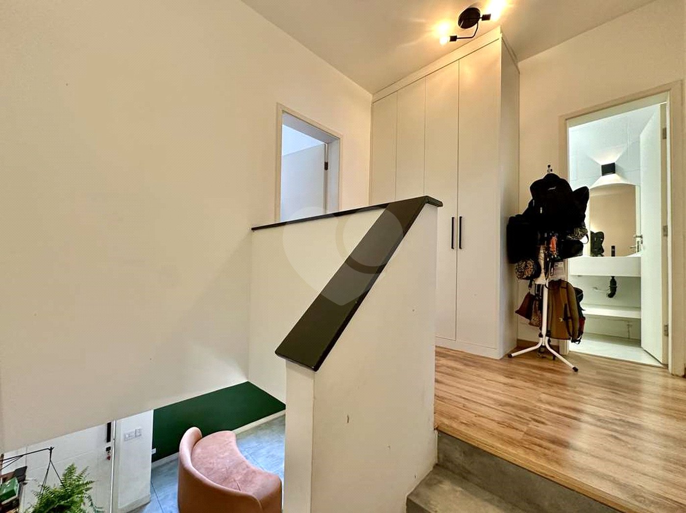 Casa à venda com 3 quartos, sendo 1 suíte, no condomínio Villaggio Viana, Cotia - SP