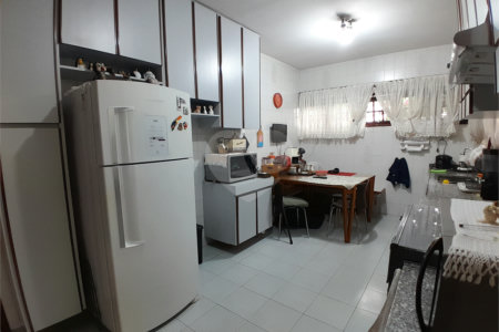 Casa Térrea à venda com 4 quartos, sendo 1 suíte, em Parque Continental, São Paulo, SP