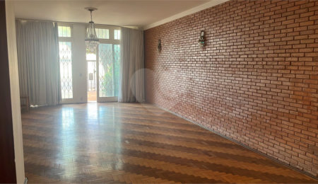 Casa à venda com 3 quartos, sendo 1 suíte,  em Vila Progresso, Araraquara, SP