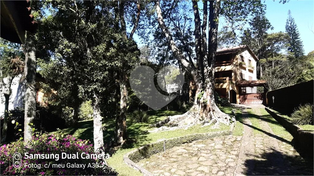 Casa à venda com 3 quartos, sendo 1 suíte, no condomínio Jardim da Monntanha II, Mairiporã - SP