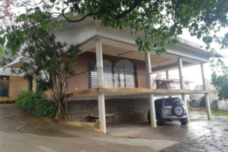 Casa à venda com 7 quartos, sendo 1 suíte, no Centro, Vinhedo, SP