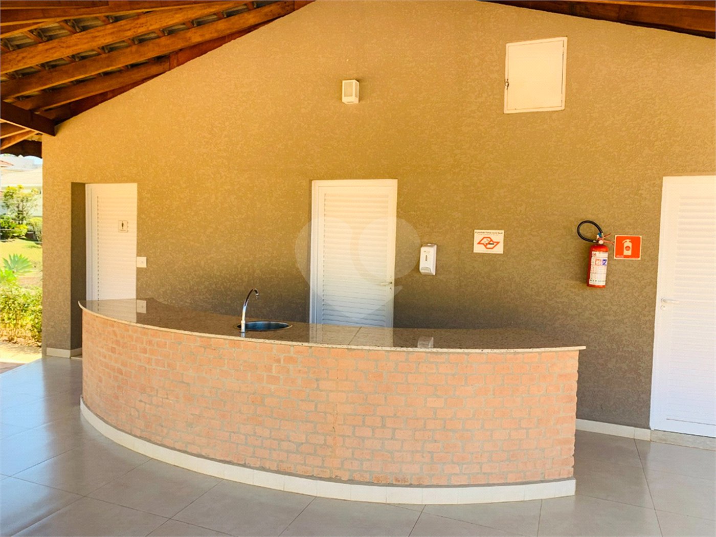Casa à venda com 4 suítes no condomínio Osato, Atibaia - SP