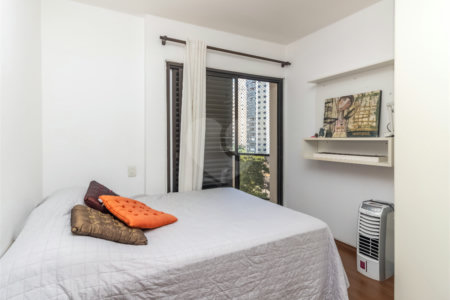 Apartamento à venda com 3 quartos, sendo 1 suíte, em Vila Mariana, São Paulo, SP