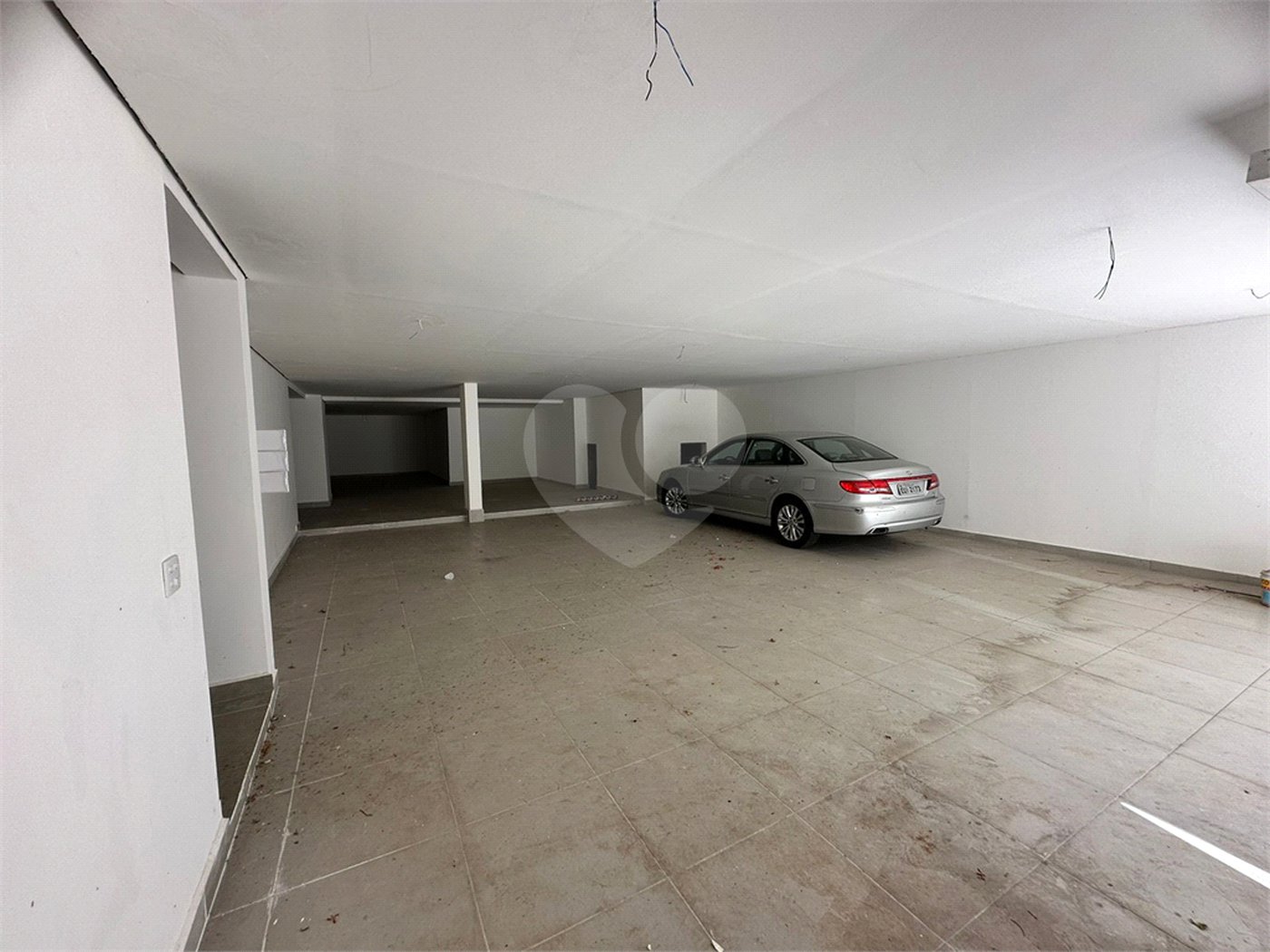 Casa à venda com 4 suítes no condomínio Villaggio Houda, São Paulo - SP