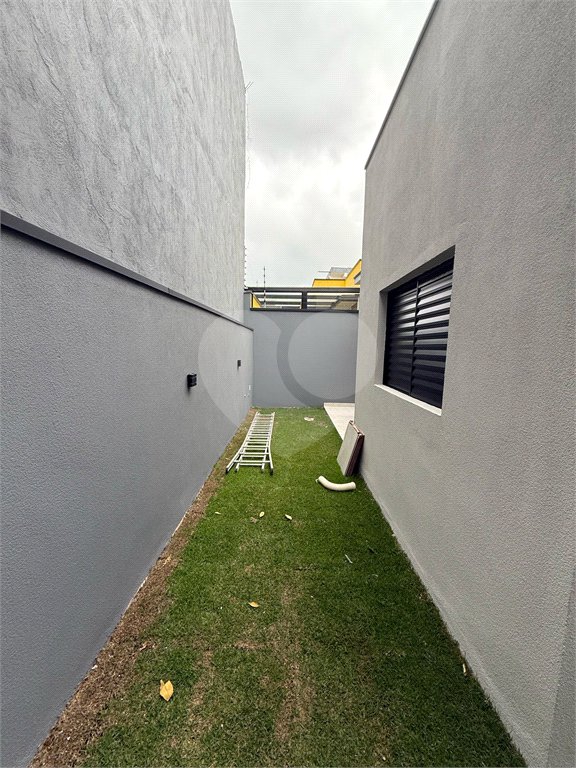 Casa à venda com 3 quartos, sendo 1 suíte,  em Jardim das Bandeiras, Mogi das Cruzes, SP