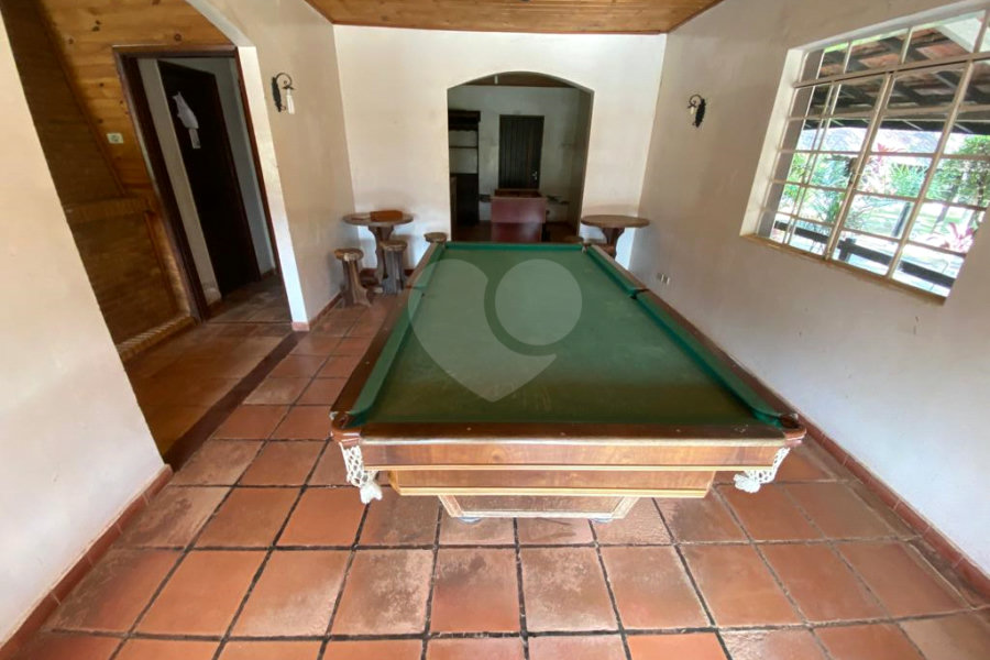 Casa à venda com 5 quartos, sendo 4 suítes, no condomínio Vilarejo Estoril, Mairiporã - SP