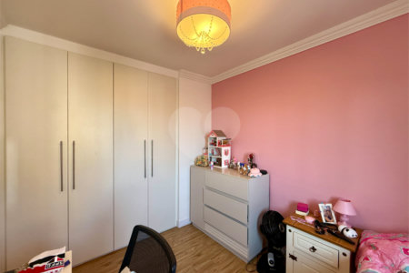 Apartamento à venda com 3 quartos, sendo 1 suíte, em Jardim Marajoara, São Paulo, SP