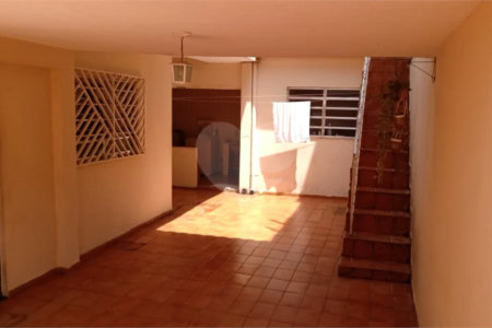 Casa à venda com 4 quartos, sendo 2 suítes,  em Jardim Terezópolis, Guarulhos, SP