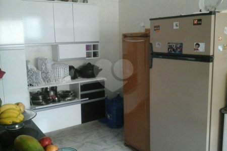 Casa de Vila à venda com 4 quartos, sendo 1 suíte, no condomínio Travessa Isadora,4, São Paulo - SP