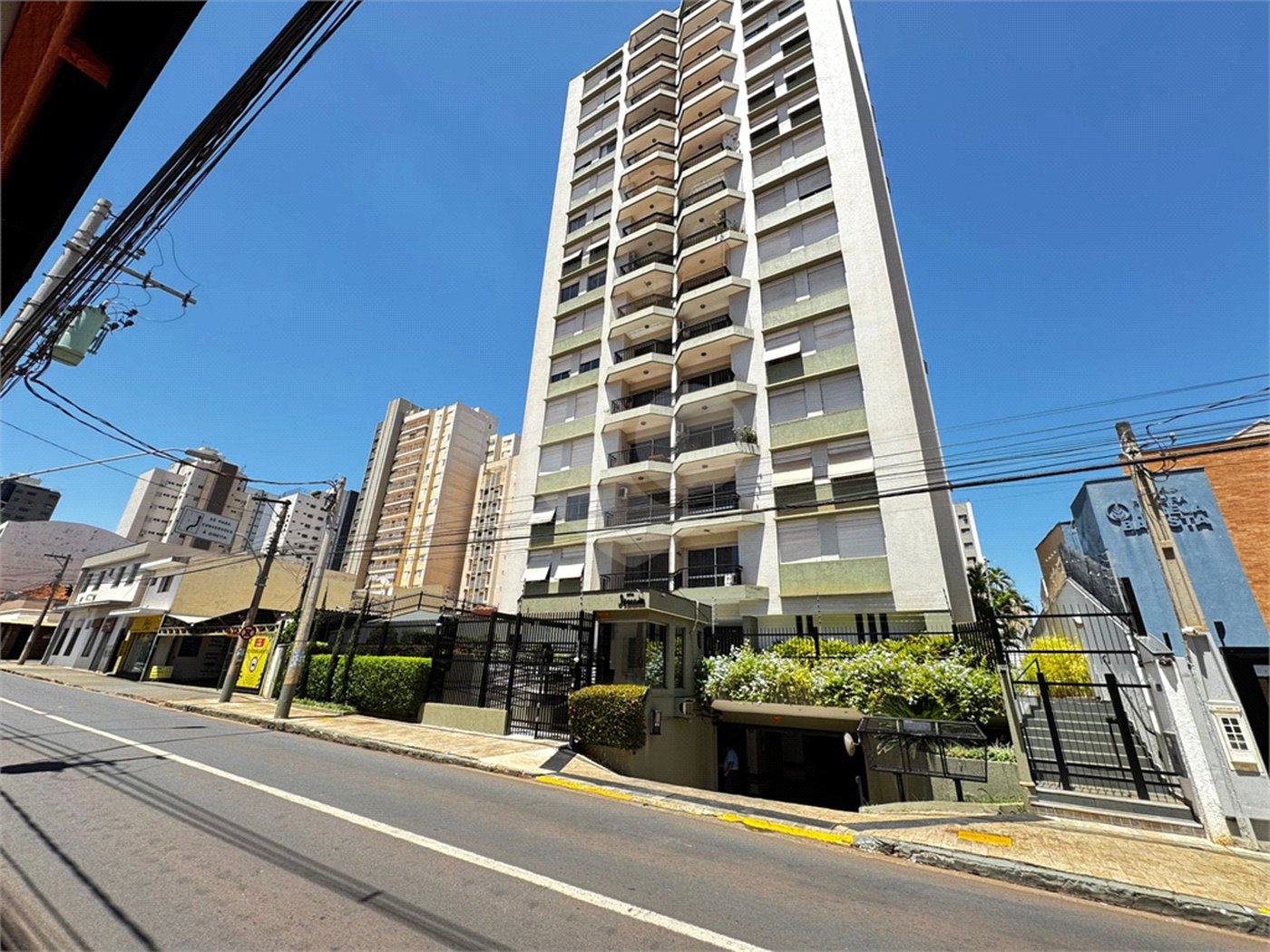 Apartamento à venda com 2 quartos, sendo 1 suíte,  em Vila Seixas, Ribeirão Preto, SP