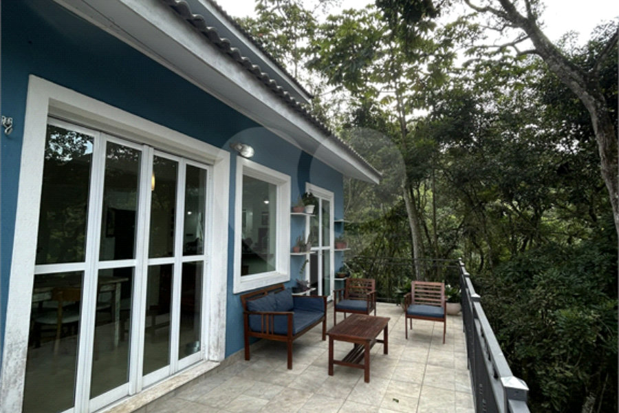 Casa à venda com 3 quartos, sendo 1 suíte, no condomínio Alpes da Cantareira, Mairiporã - SP