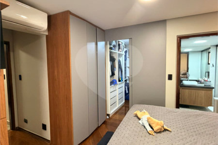 Apartamento à venda com 3 quartos, sendo 1 suíte,  em Vila Paulicéia, São Paulo, SP