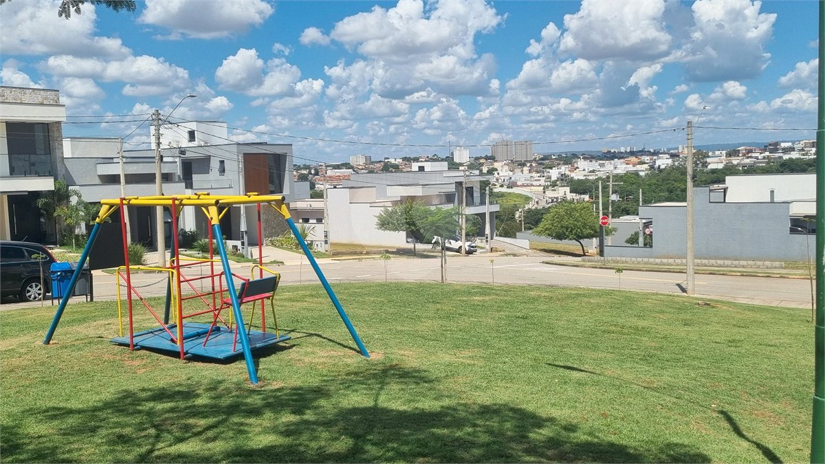 Casa à venda com 3 suítes no condomínio Helena Maria, Sorocaba - SP