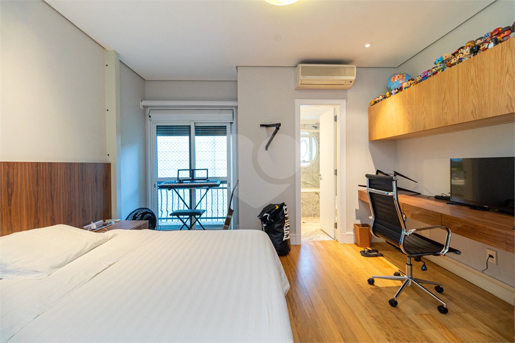 Apartamento à venda com 5 suítes em Moema, São Paulo, SP
