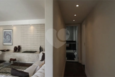 Apartamento à venda com 3 quartos, sendo 1 suíte, em Higienópolis, São Paulo, SP