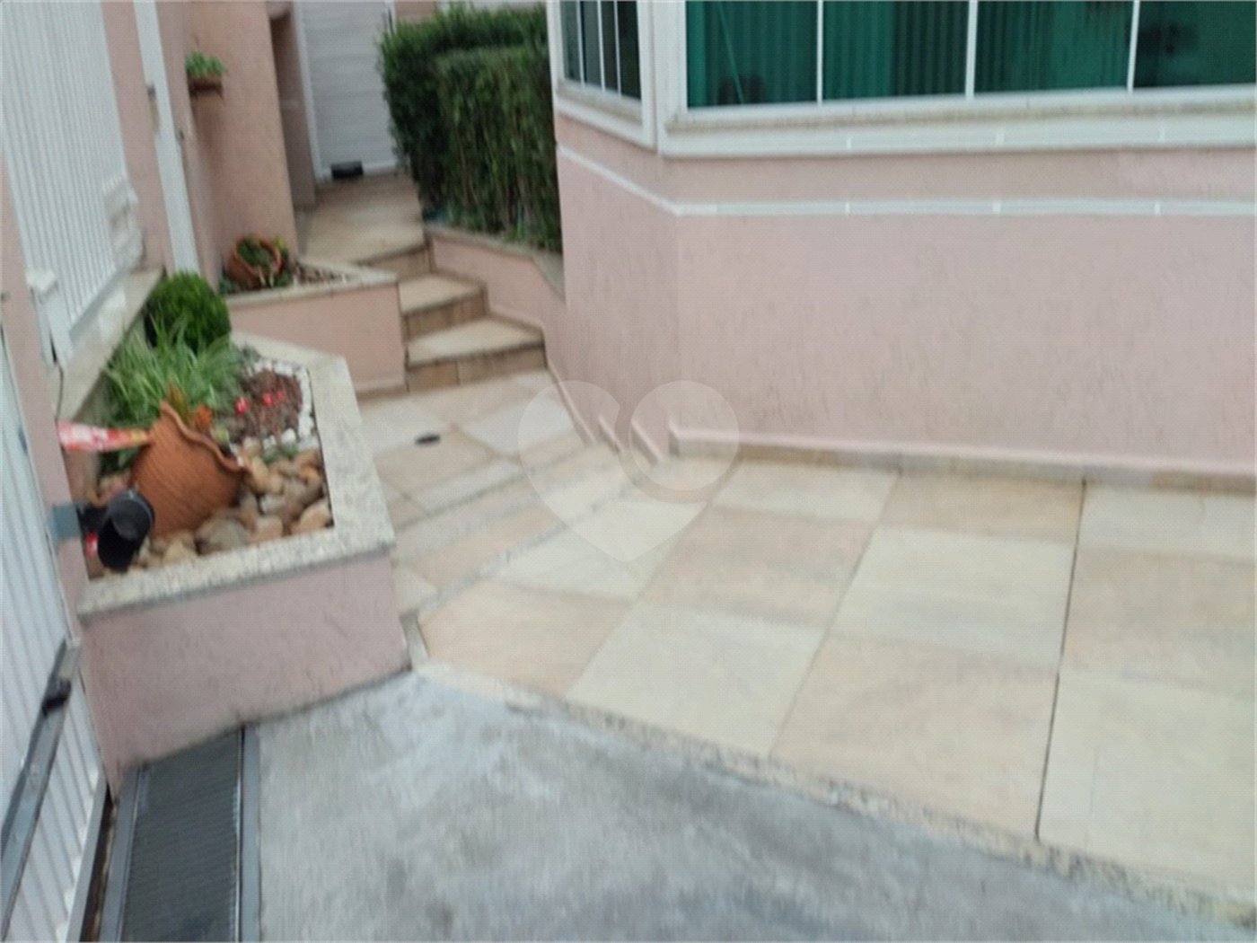 Casa à venda com 3 quartos, sendo 2 suítes, no condomínio Villa's Residencial, São Paulo - SP