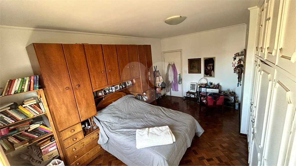 Sobrado à venda com 6 quartos, sendo 1 suíte,  em Sumarezinho, São Paulo, SP