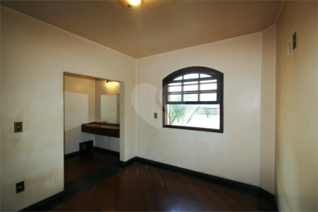 Casa à venda com 5 quartos, sendo 3 suítes, em Jardim São Bento, São Paulo, SP