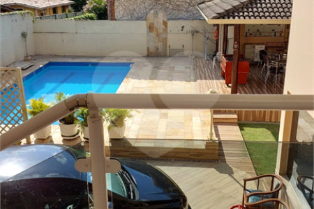Casa a Venda no Condomínio Vista Alegre Sede em Vinhedo/SP