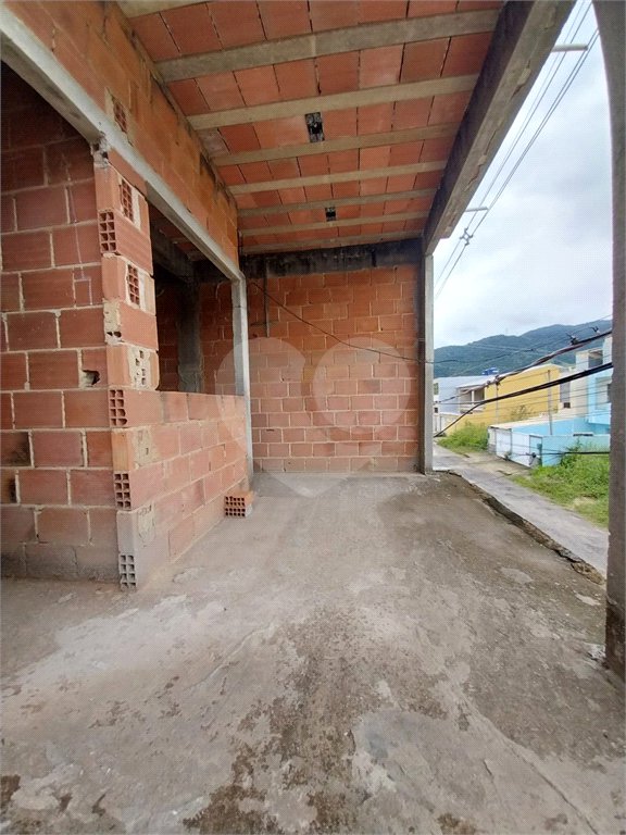 Casa à venda com 4 quartos, sendo 1 suíte, no condomínio Gramado do Mendanha, Rio de Janeiro - RJ