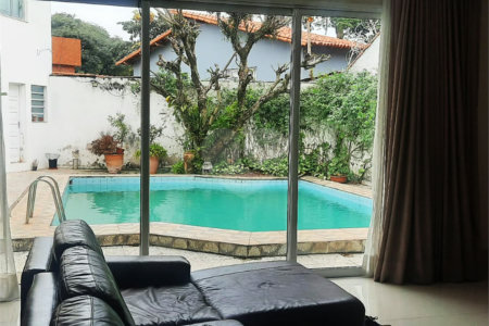 Sobrado à venda com 4 quartos, sendo 2 suítes,  em Bela Aliança, São Paulo, SP
