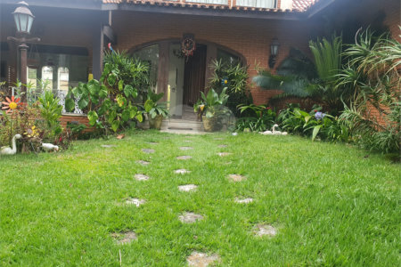 Casa à venda com 4 quartos, sendo 1 suíte, em Interlagos, São Paulo, SP