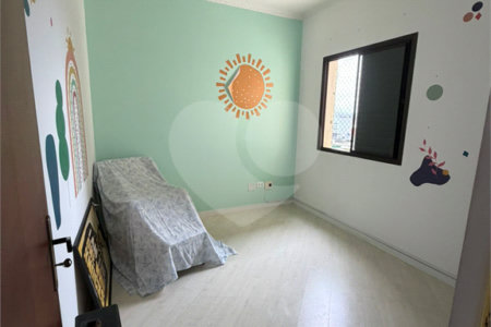 Apartamento à venda com 3 quartos, sendo 1 suíte, no Centro, Suzano, SP