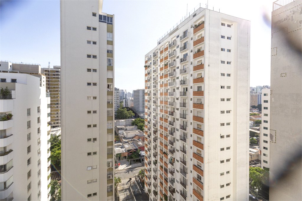 Apartamento à venda com 4 quartos, sendo 2 suítes, em Indianópolis, São Paulo, SP