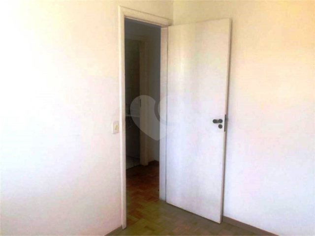 Casa à venda com 3 quartos, sendo 1 suíte,  no condomínio Vila das Macieiras, São Paulo - SP